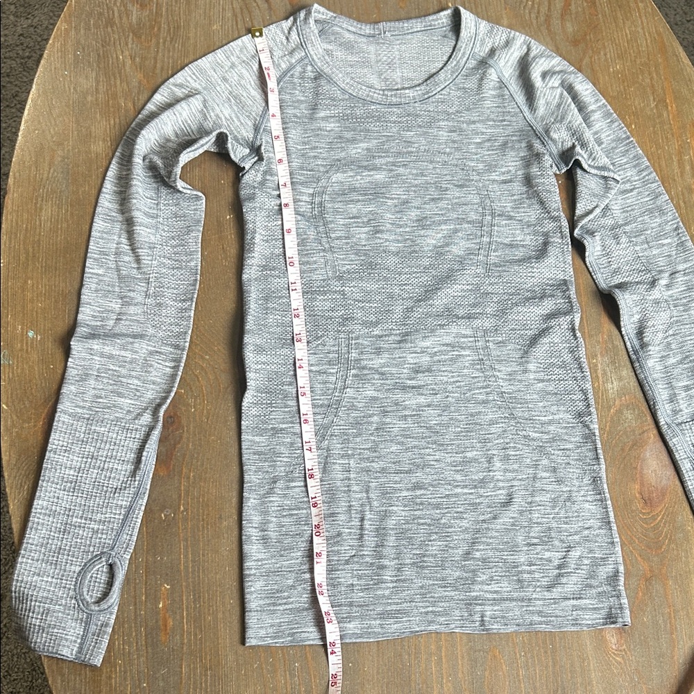 Lululemon Athletica Light Gray Long Sleeve Tee - Picture 11 of 16
